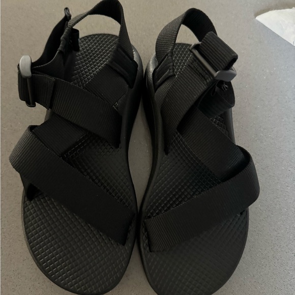 Chaco black sandals - Picture 2 of 4